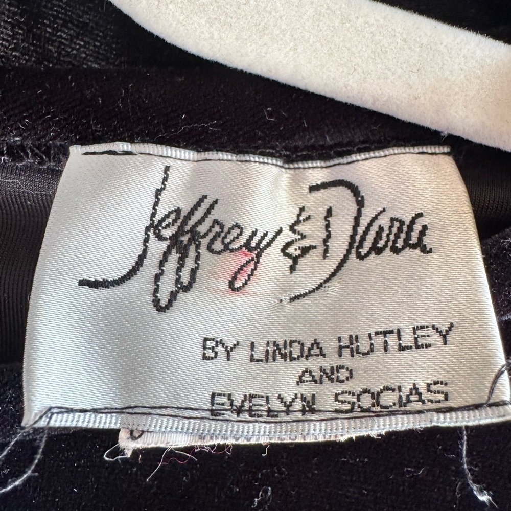90s Jeffrey & Dara Vintage Black Velvet Dress with Rose Print - Picture 6 of 8